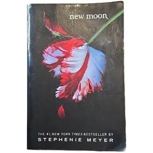 New Moon (Twilight #2) by Stephenie Meyer -‎ Paperback